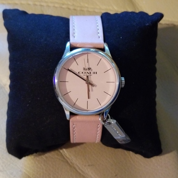 🌸Cutest Coach Watch W/ Signature Coach Tag!!! - Picture 1 of 8